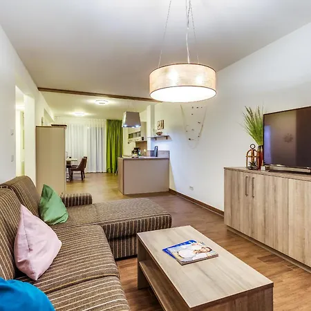 Lagovida Kapitaenskajuete D Am Stoermthaler Grosspösna